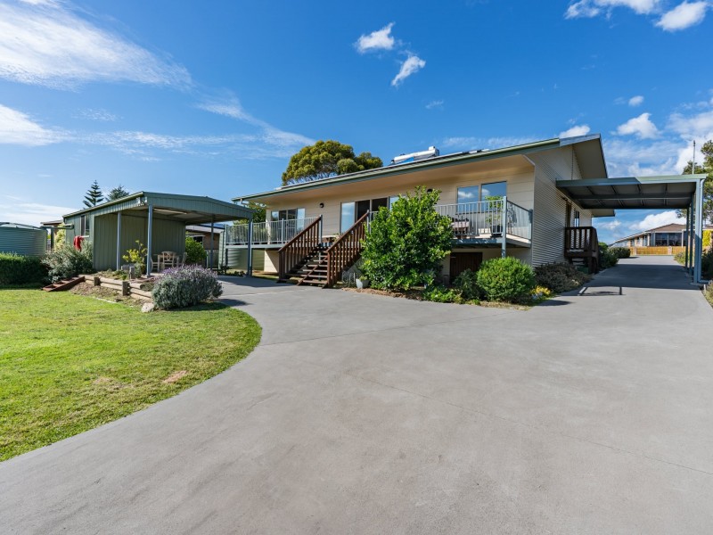8 Cherrywood Drive, Scamander TAS 7215