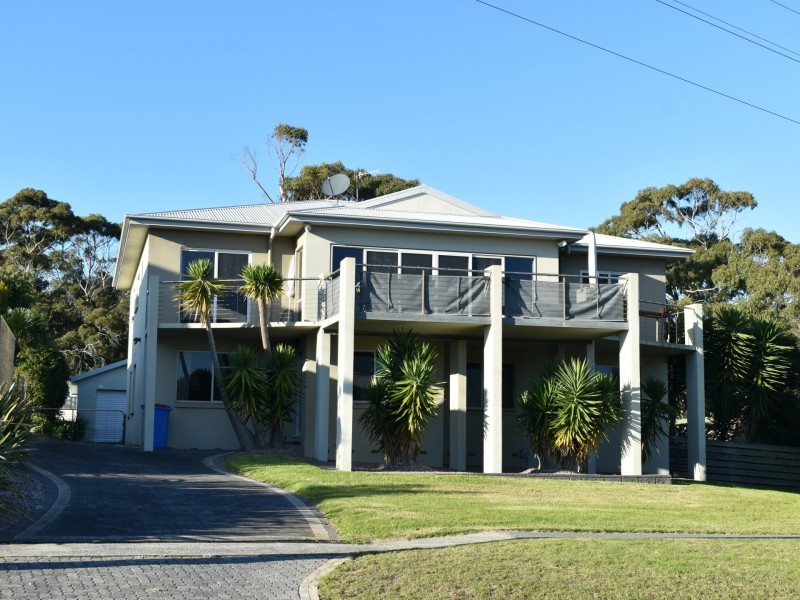 106 Main Road, Binalong Bay TAS 7216