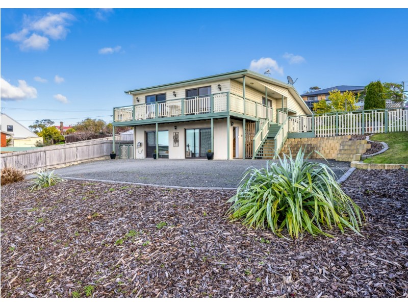 124 Scamander Avenue, Scamander TAS 7215