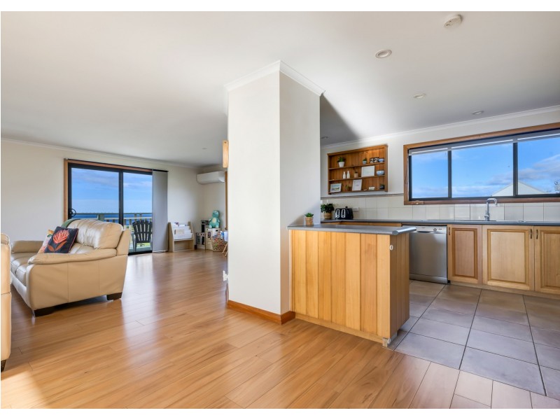 124 Scamander Avenue, Scamander TAS 7215