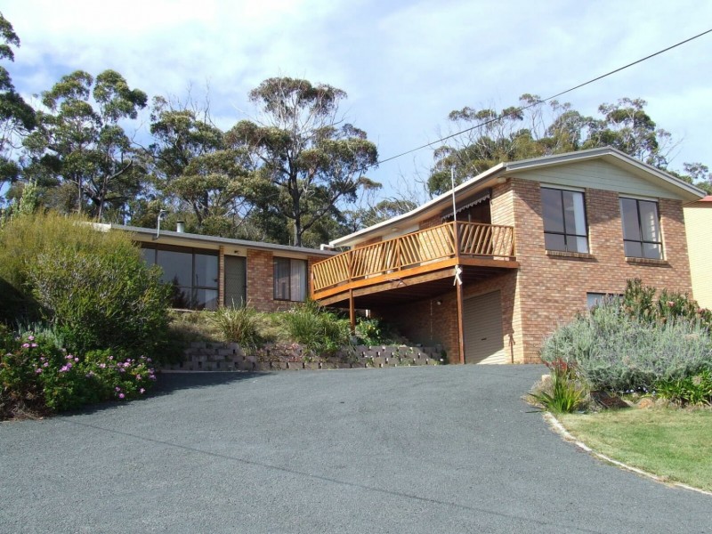 186 Main Road, Binalong Bay TAS 7216