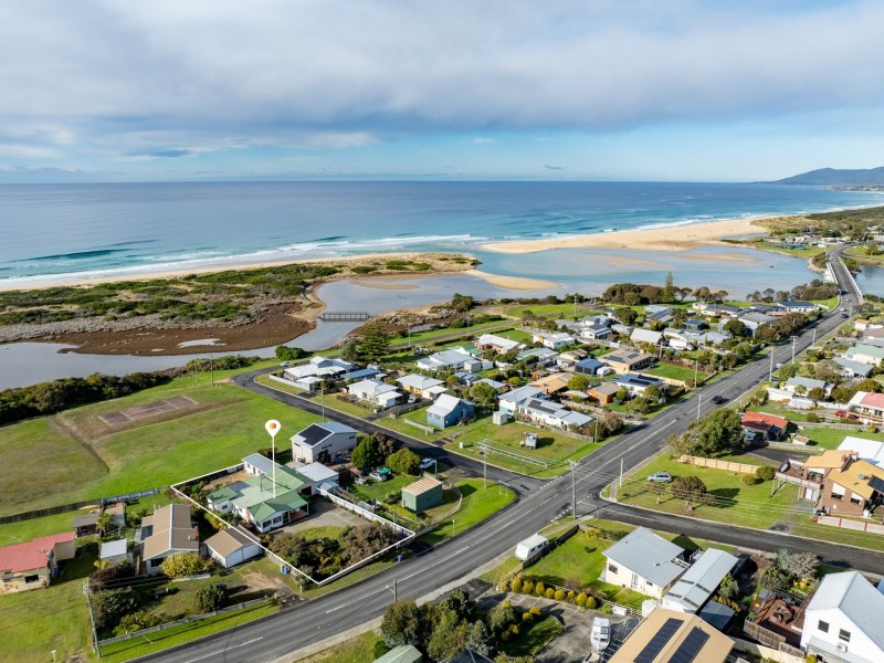 137 Scamander Avenue, Scamander TAS 7215