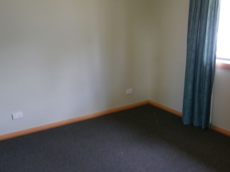 2/74 Medea Cove Esplanade, St Helens TAS 7216