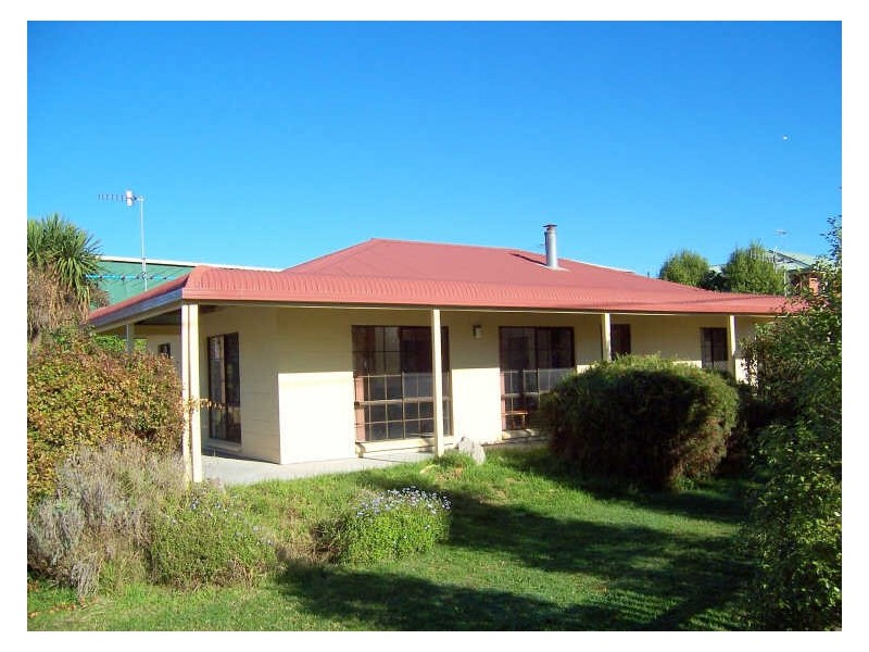 1 Lindsay Parade, St Helens TAS 7216