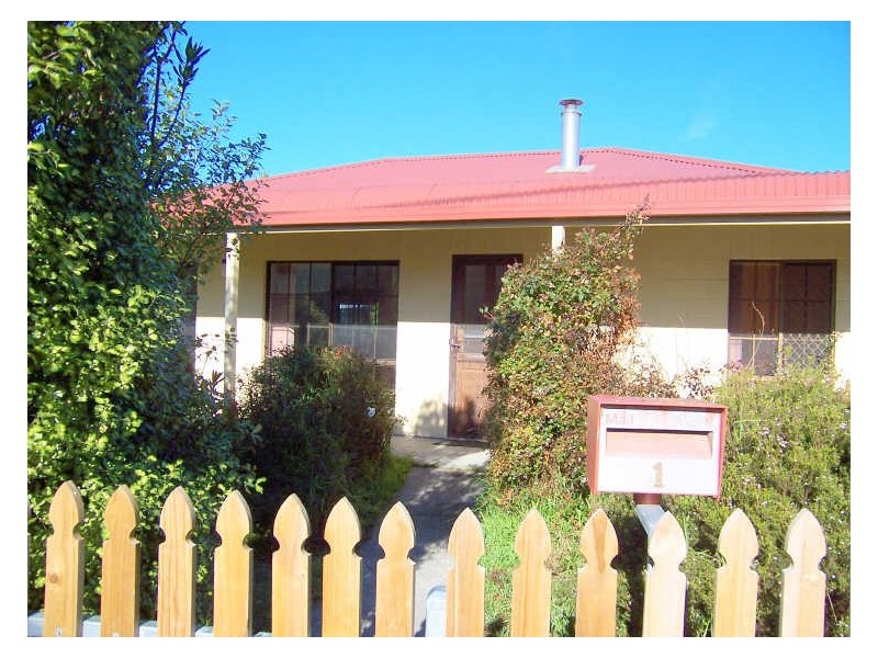 1 Lindsay Parade, St Helens TAS 7216