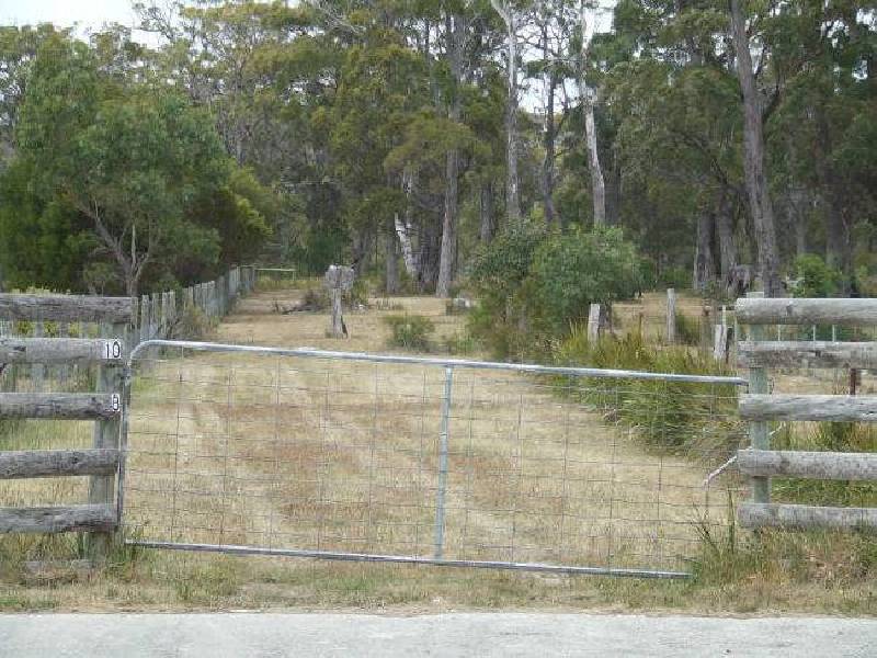 8 Barnett Close, Binalong Bay TAS 7216