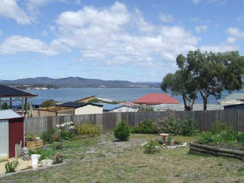 8 Cannell Place, Akaroa TAS 7216
