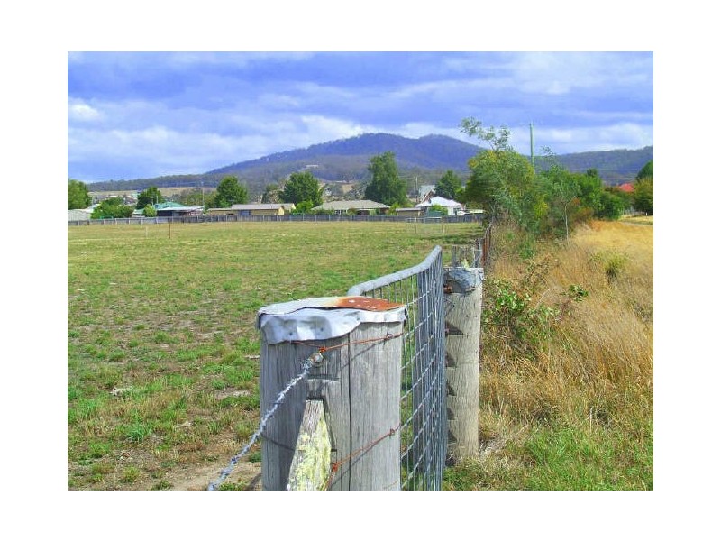 83 Annie Street, St Helens TAS 7216