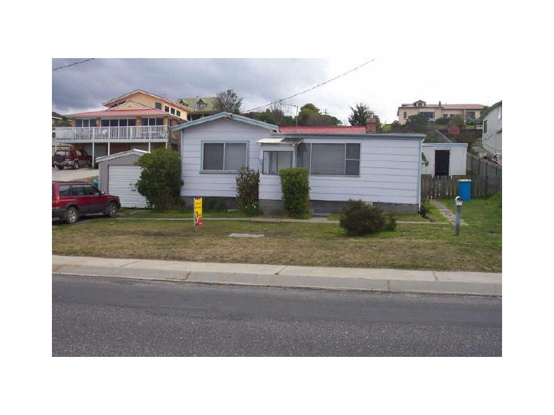 136 Scamander Avenue, Scamander TAS 7215