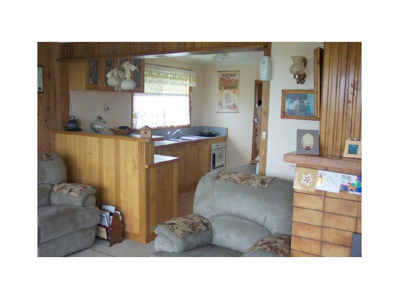 18 Sunbeam Crescent, Beaumaris TAS 7215