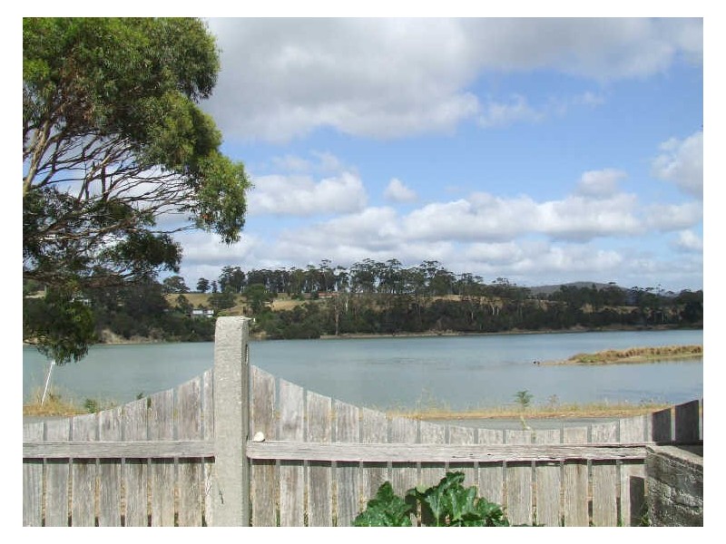14 Medea Cove Esplanade, St Helens TAS 7216