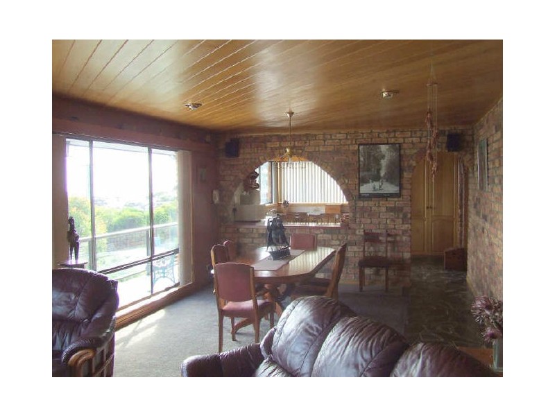 18 Highcrest Avenue, Binalong Bay TAS 7216