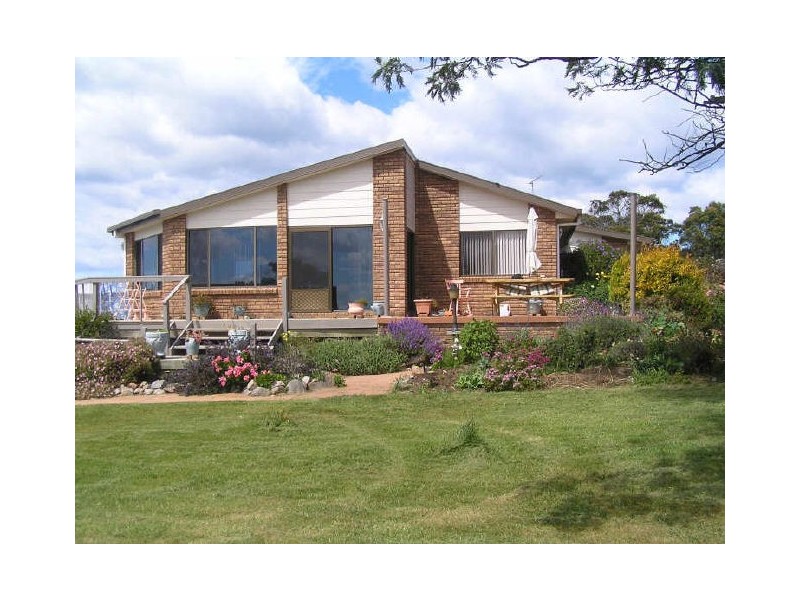 21424 Tasman Highway, Chain Of Lagoons TAS 7215