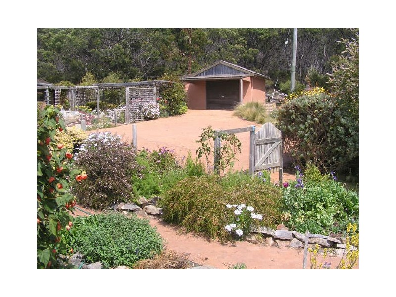 21424 Tasman Highway, Chain Of Lagoons TAS 7215