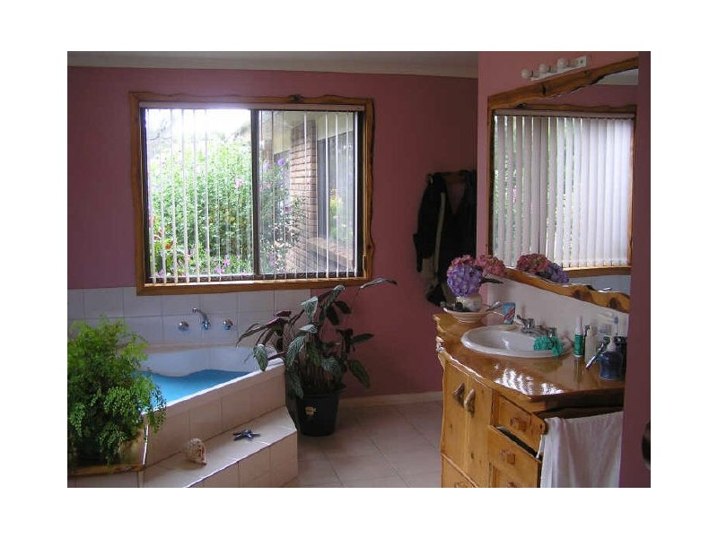 21424 Tasman Highway, Chain Of Lagoons TAS 7215