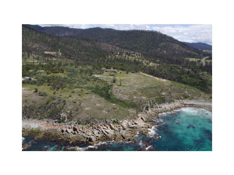 21424 Tasman Highway, Chain Of Lagoons TAS 7215
