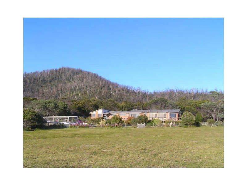 21424 Tasman Highway, Chain Of Lagoons TAS 7215
