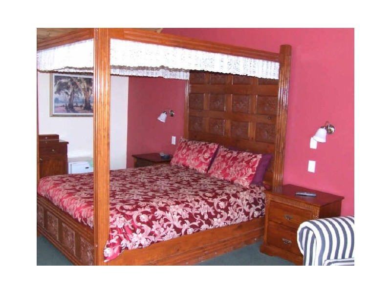 16 Belair Cresent, Beaumaris TAS 7215