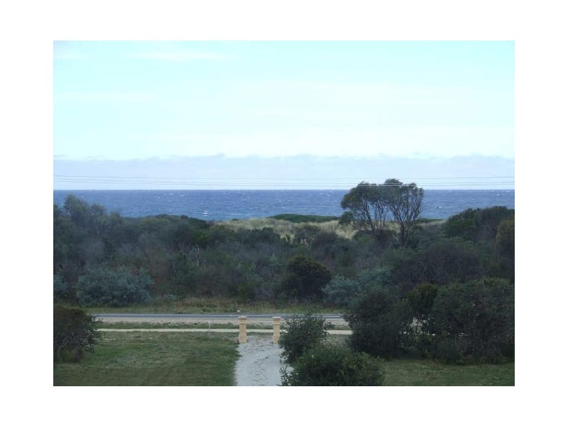 16 Belair Cresent, Beaumaris TAS 7215