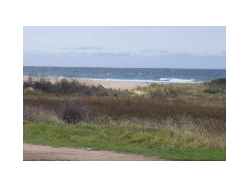 2 Dune Street, Scamander TAS 7215