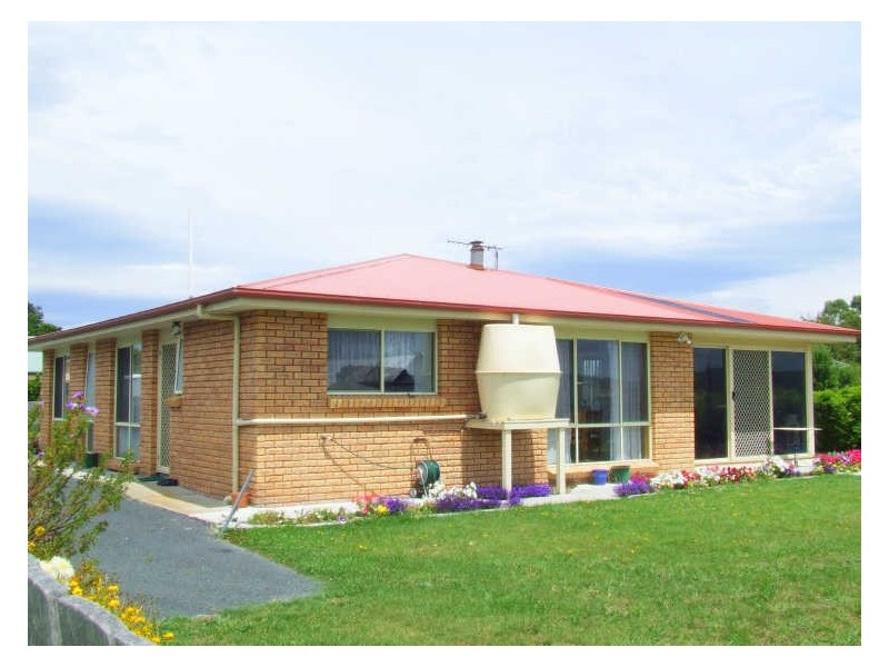 8B Tully Street, St Helens TAS 7216