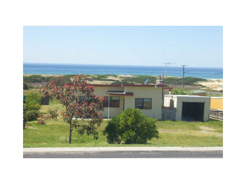 133 Scamander Avenue, Scamander TAS 7215