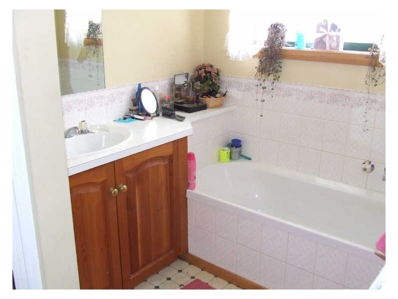 31 Tully Street, St Helens TAS 7216