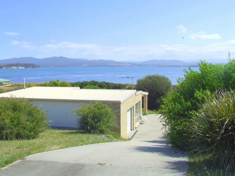 10 Kiama Parade, Stieglitz TAS 7216