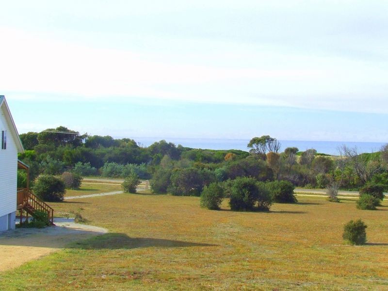 16 Belair Crescent, Beaumaris TAS 7215