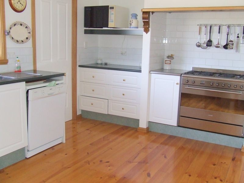 16 Belair Crescent, Beaumaris TAS 7215