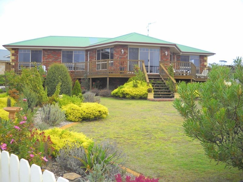 32 Seaview Avenue, Beaumaris TAS 7215