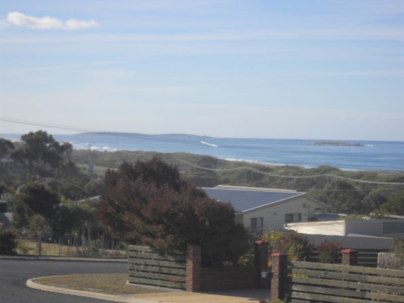 32 Seaview Avenue, Beaumaris TAS 7215