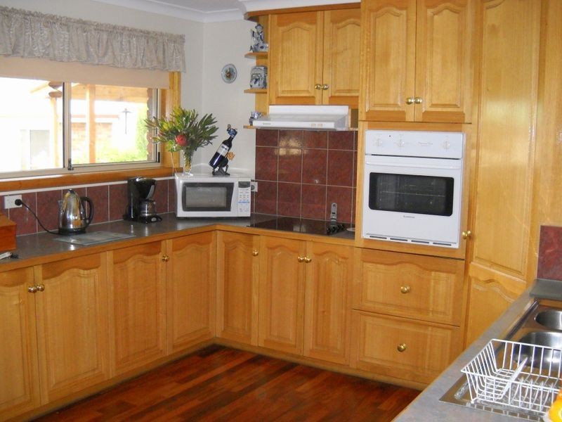 32 Seaview Avenue, Beaumaris TAS 7215
