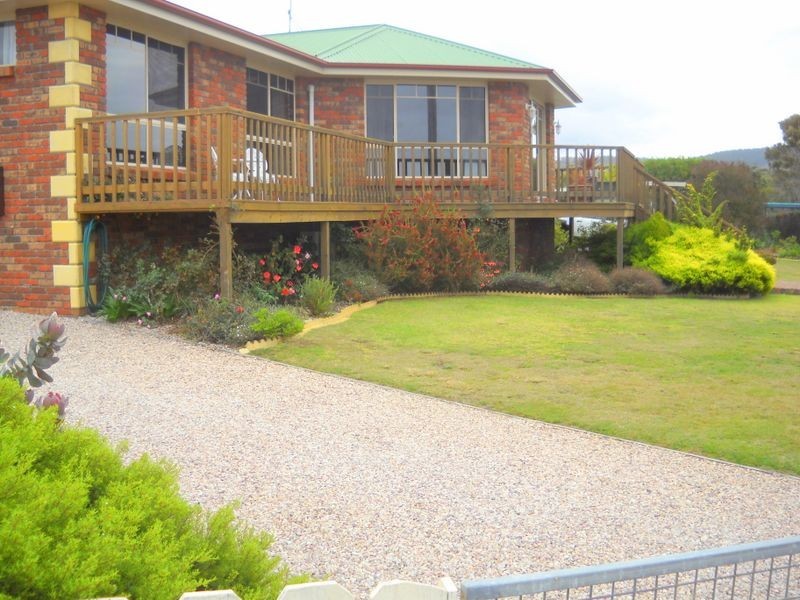 32 Seaview Avenue, Beaumaris TAS 7215
