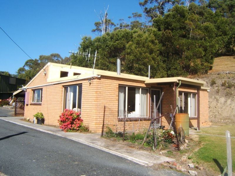 327 Binalong Bay Road, St Helens TAS 7216