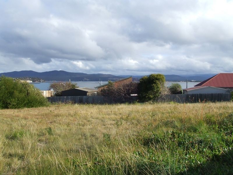 9 Kiama Parade, Akaroa TAS 7216