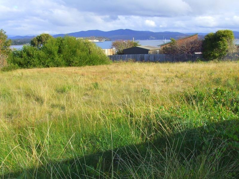 9 Kiama Parade, Akaroa TAS 7216