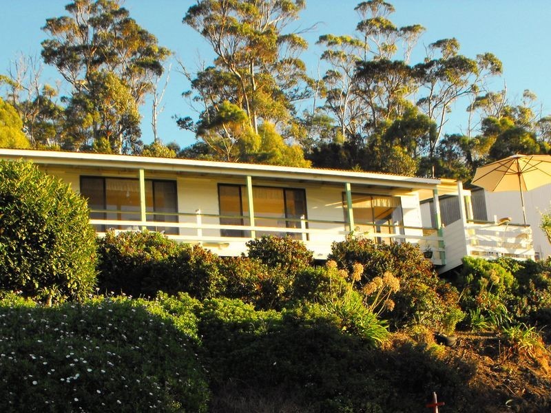 325 – 327 Binalong Bay Road, St Helens TAS 7216