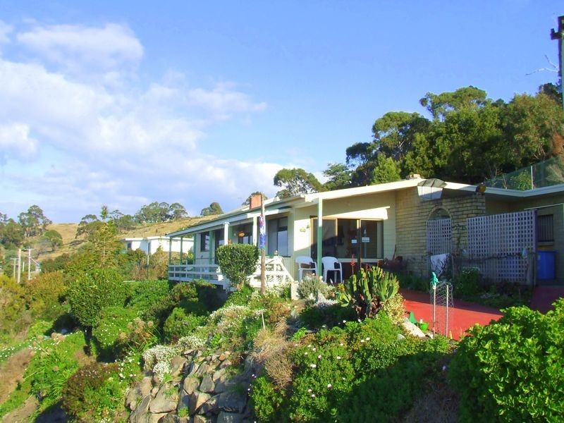 325 – 327 Binalong Bay Road, St Helens TAS 7216