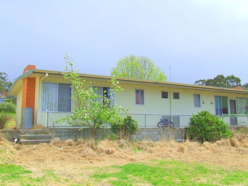 5 Halcyon Grove, St Helens TAS 7216