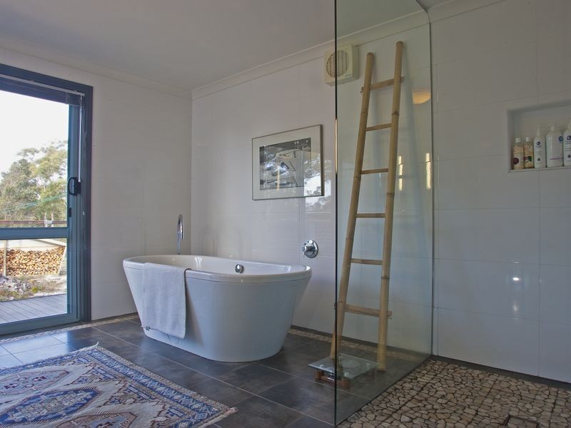 SAAMAYIKA, Binalong Bay TAS 7216