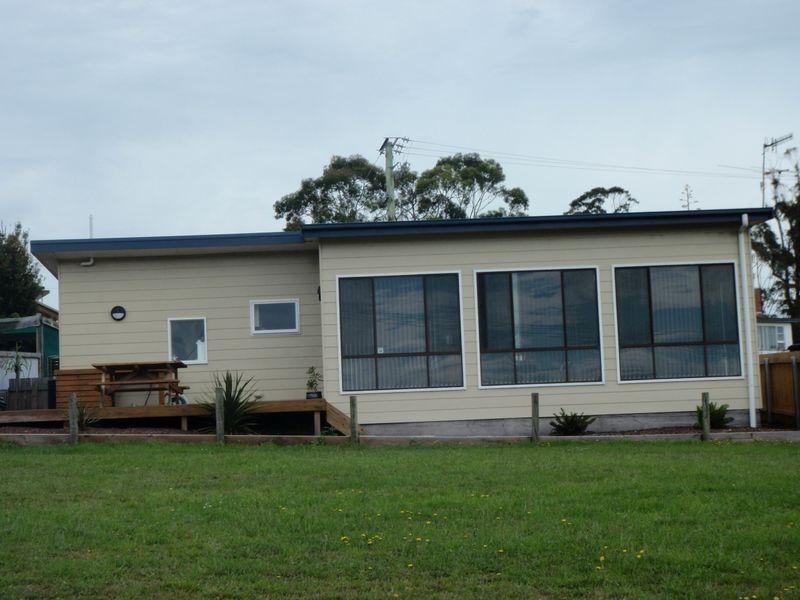 9 Halcyon Grove, St Helens TAS 7216