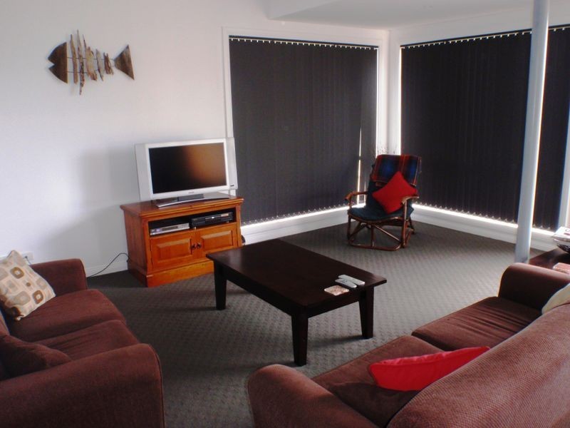 9 Halcyon Grove, St Helens TAS 7216