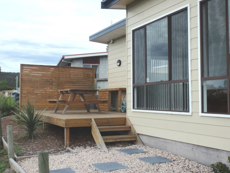 9 Halcyon Grove, St Helens TAS 7216