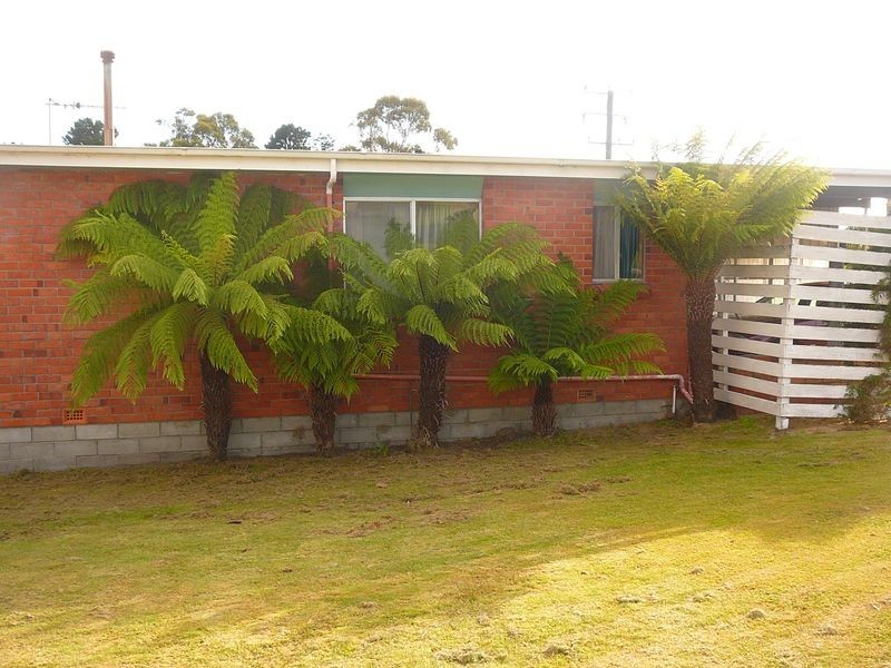 2/2 Doric Grove, St Helens TAS 7216
