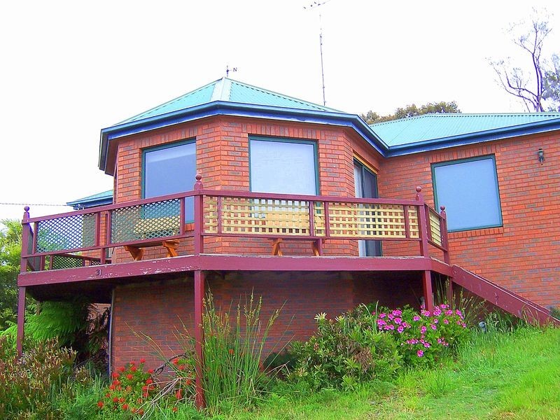 31 Treloggen Drive, Binalong Bay TAS 7216