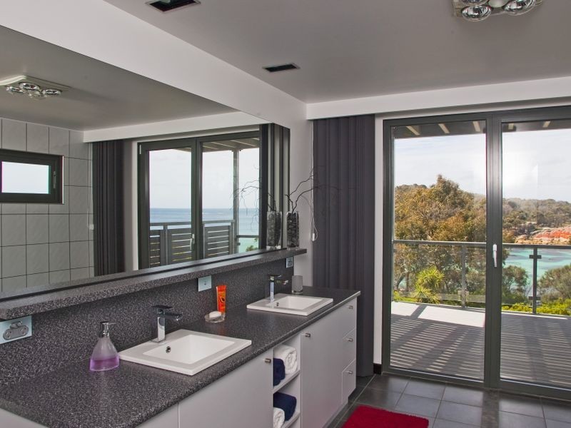 16A Seatons Cove Road, Binalong Bay TAS 7216