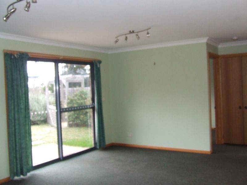 2/74 Medeas Cove Esplanade, St Helens TAS 7216
