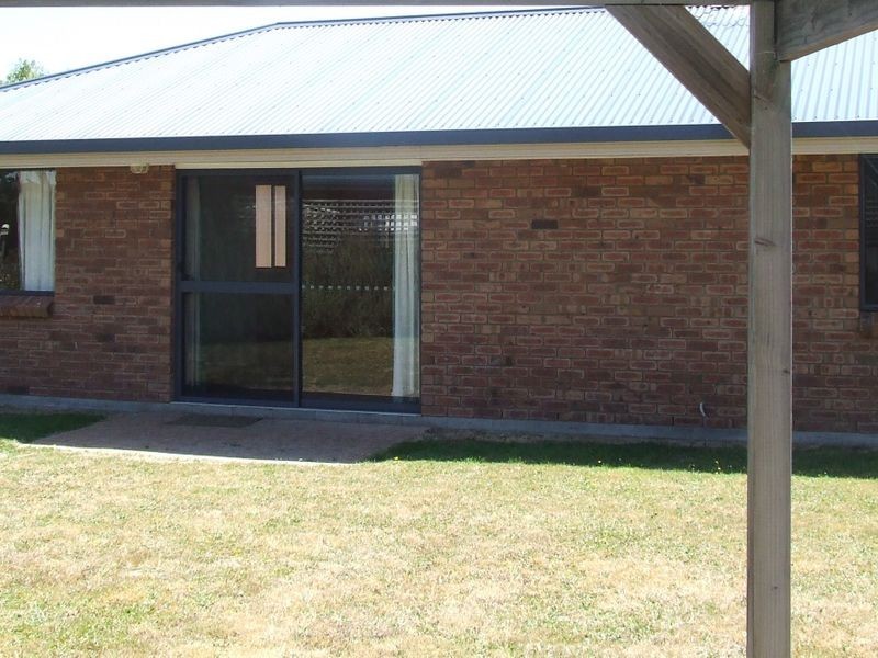 2/74 Medeas Cove Esplanade, St Helens TAS 7216