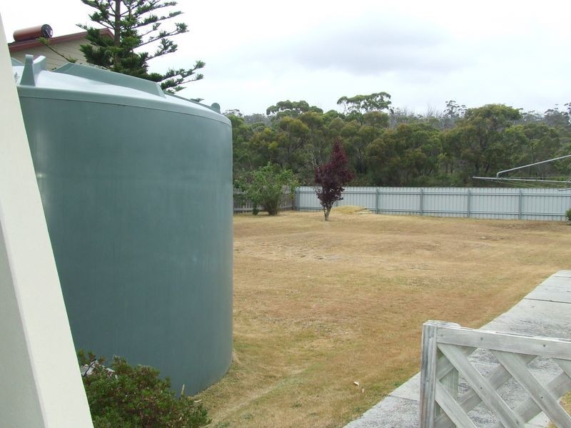 126 Main Road, Binalong Bay TAS 7216
